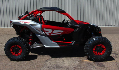 2024 Can-Am Commander MAX XT 700