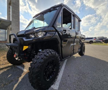 2024 Can-Am Defender MAX HD7