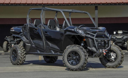 2026 Can-Am Commander MAX DPS 1000R. Photograph shows the 2025 model.