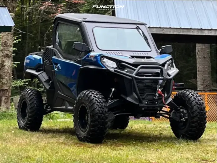 2021 Can-Am Commander XT 1000R. Photograph shows the 2022 model.