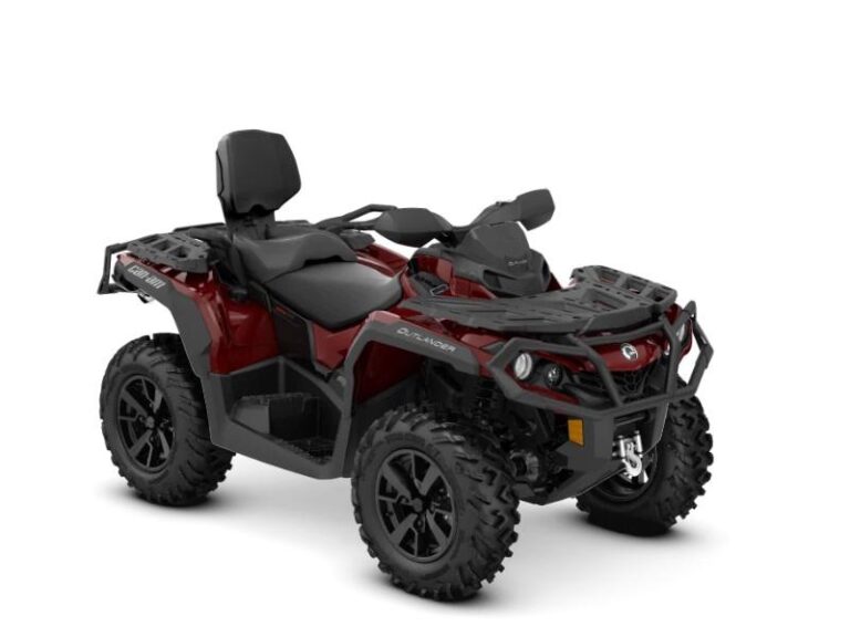 2018 Can-Am Outlander™ MAX XT 650. Photograph shows the 2019 model.