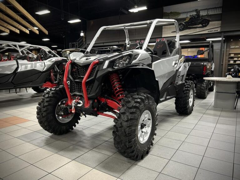 2019 Can-Am Maverick™ Sport X mr 1000R. Photograph shows the 2020 model.