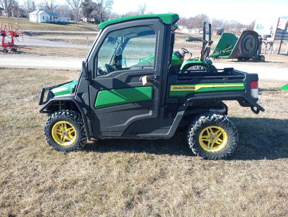 2021 John Deere Gator™ XUV835R