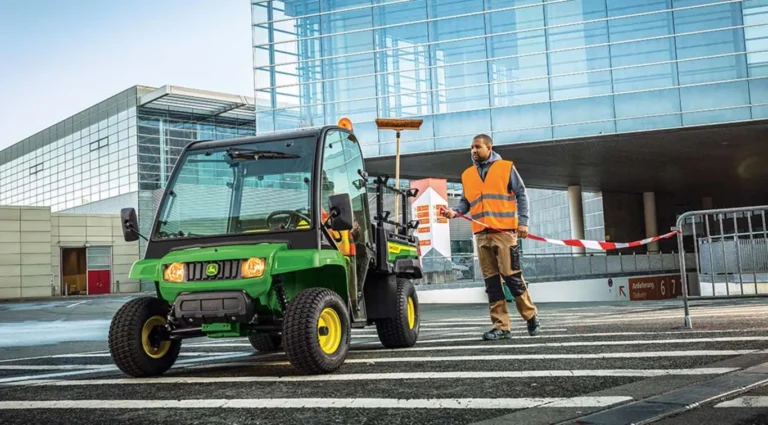 2024 John Deere Gator™ TE 4×2. Photograph shows the 2022 model.
