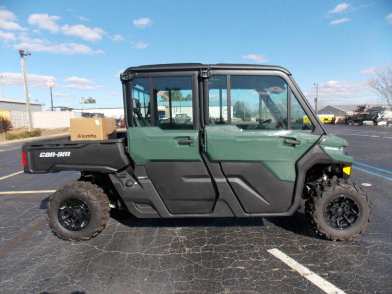 2023 Can-Am Defender MAX HD9