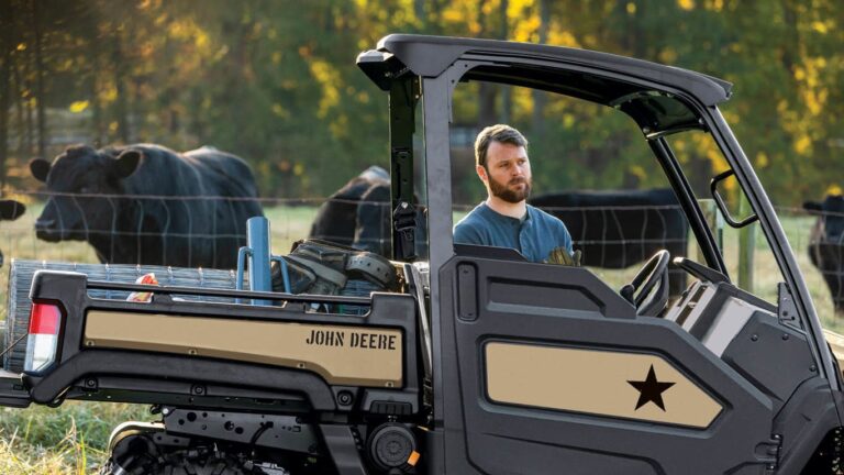 2023 John Deere Gator™ XUV835M HVAC Honor Edition
